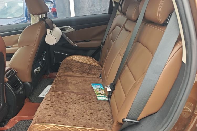 Used Geely Auto Emgrand X7 Sport 2016 1.8TD Automatic All-Wheel-Drive ZhiZun Edition Left Rear Seat