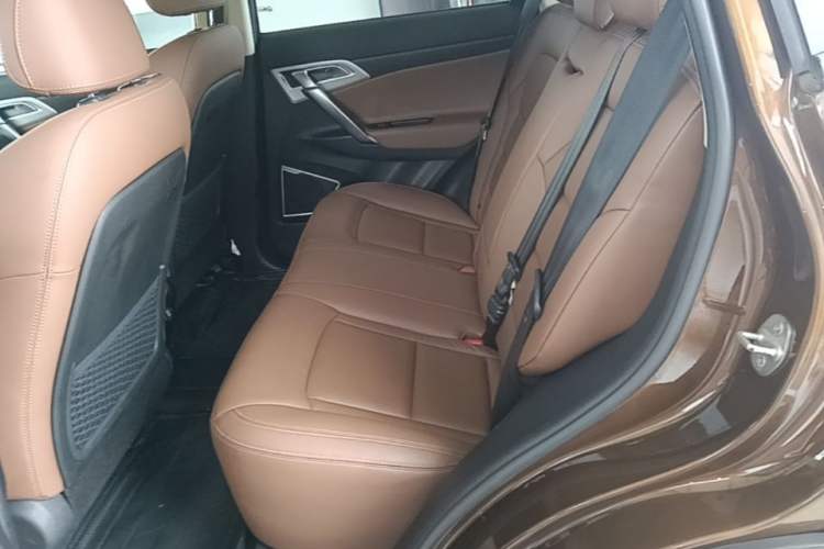 Used Geely Auto Emgrand X7 Sport 2016 1.8TD Automatic All-Wheel-Drive ZhiZun Edition Left Rear Seat