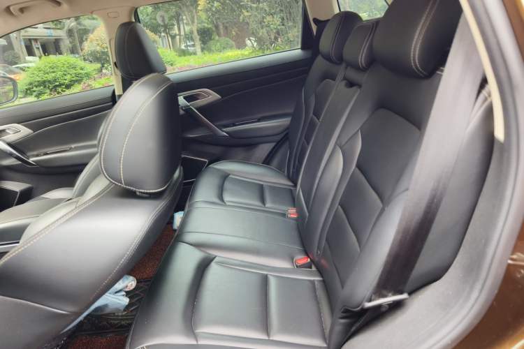 Used Geely Auto Emgrand X7 Sport 2016 1.8TD Automatic ZhiShang Model Left Rear Seat