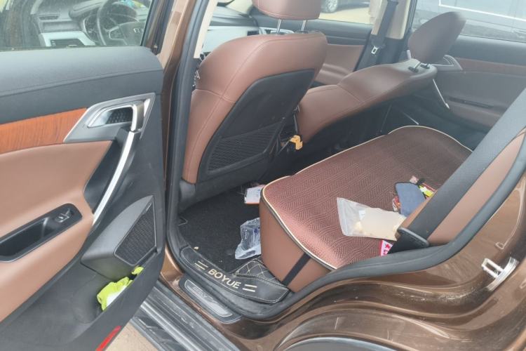 Used Geely Auto Emgrand X7 Sport 2016 1.8TD Automatic ZhiZun Version Left Rear Seat