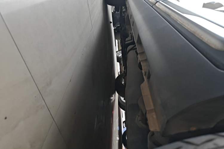 Used Geely Auto Emgrand X7 Sport 2016 2.0L Manual Smart Connect Version Left Side Sill