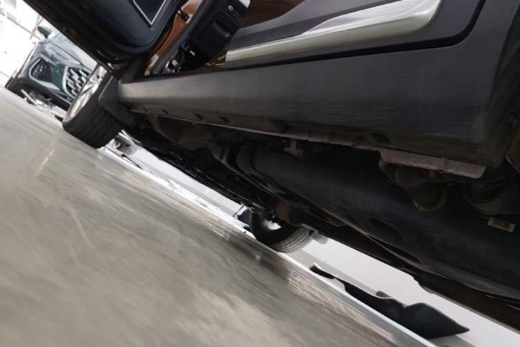 Used Geely Auto Emgrand X7 Sport 2016 1.8TD Automatic ZhiZun Version Left Side Sill