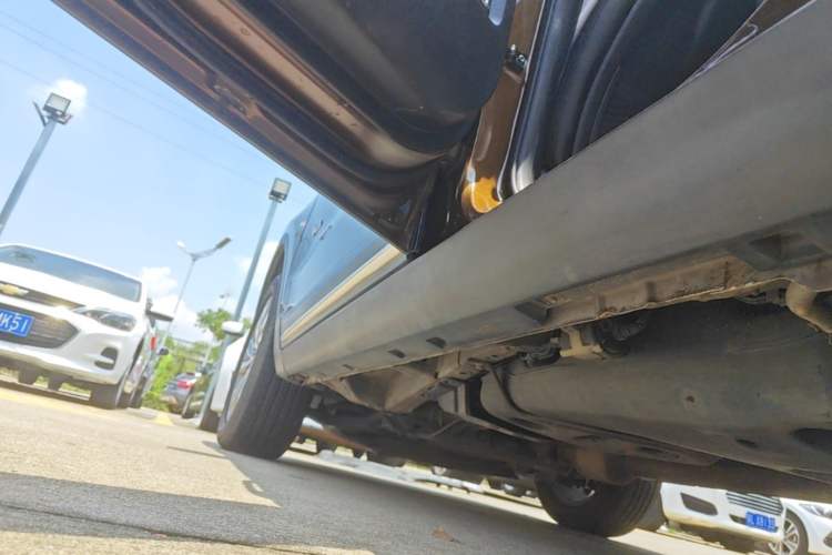 Used Geely Auto Emgrand X7 Sport 2016 1.8TD Automatic Smart Model Left Side Sill