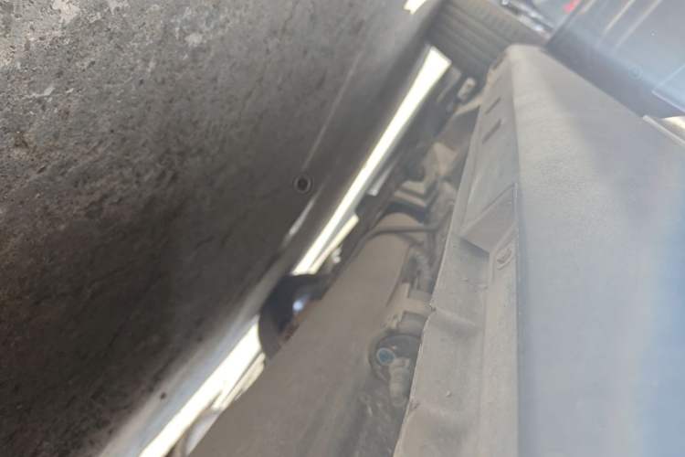 Used Geely Auto Emgrand X7 Sport 2016 1.8TD Manual ZhiShang Model Left Side Sill