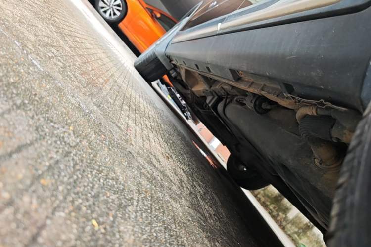 Used Geely Auto Emgrand X7 Sport 2016 1.8TD Automatic Smart Model Left Side Sill