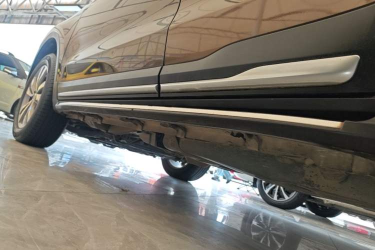 Used Geely Auto Emgrand X7 Sport 2016 2.0L Manual ZhiShang Version Left Side Sill