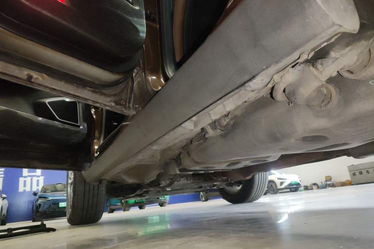 Used Geely Auto Emgrand X7 Sport 2016 1.8TD Automatic ZhiZun Version Left Side Sill