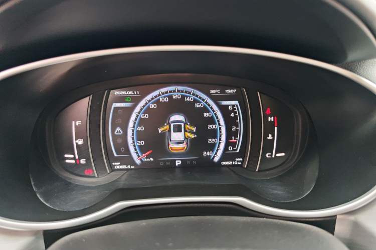 Used Geely Auto Emgrand X7 Sport 2016 1.8TD Automatic All-Wheel-Drive ZhiZun Edition Odometer Close Up