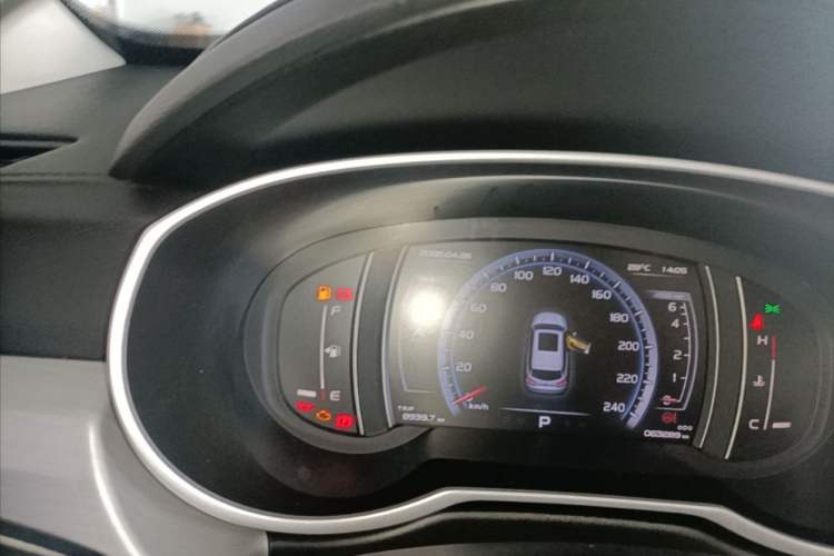 Used Geely Auto Emgrand X7 Sport 2016 1.8TD Automatic Smart Connectivity Version Odometer Close Up
