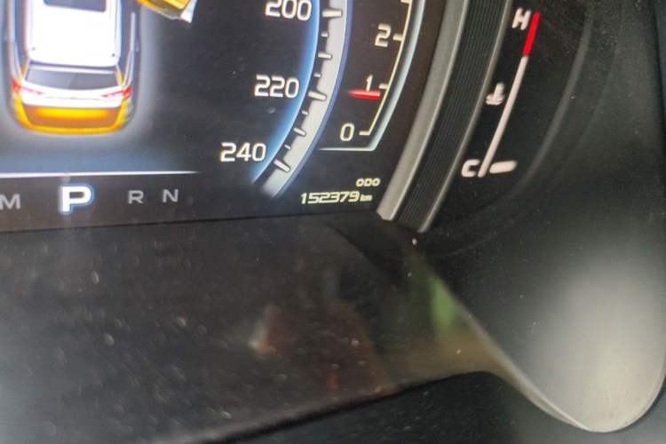Used Geely Auto Emgrand X7 Sport 2016 1.8TD Automatic Smart Model Odometer Close Up