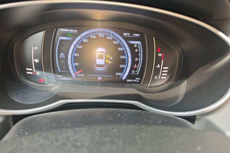 Used Geely Auto Emgrand X7 Sport 2016 1.8TD Automatic Smart Connectivity Version Odometer Close Up