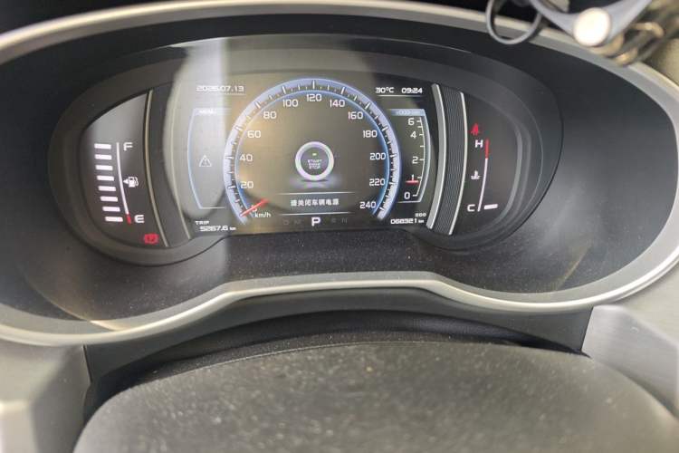 Used Geely Auto Emgrand X7 Sport 2016 1.8TD Automatic Smart Model Odometer Close Up