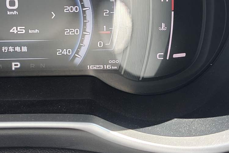 Used Geely Auto Emgrand X7 Sport 2016 1.8TD Automatic ZhiZun Version Odometer Close Up