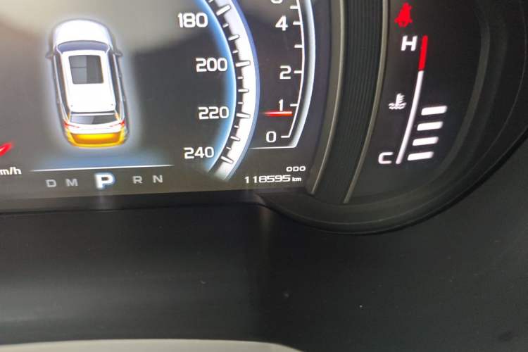 Used Geely Auto Emgrand X7 Sport 2016 1.8TD Automatic ZhiZun Version Odometer Close Up