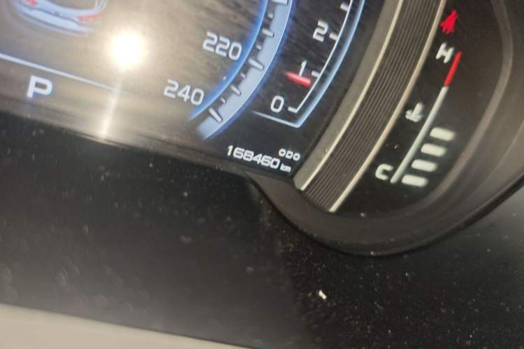 Used Geely Auto Emgrand X7 Sport 2016 1.8TD Automatic Smart Connectivity Version Odometer Close Up