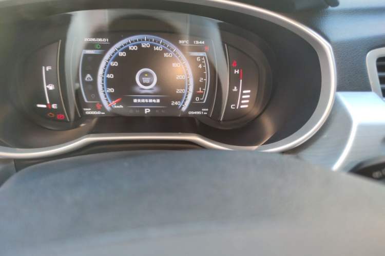 Used Geely Auto Emgrand X7 Sport 2016 1.8TD Automatic ZhiZun Version Odometer Close Up