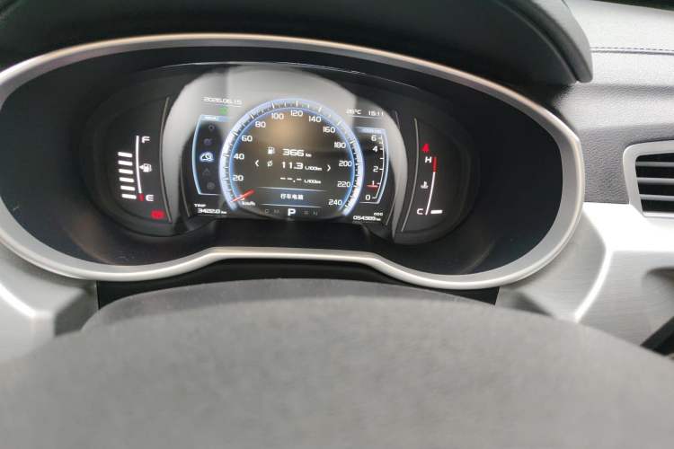 Used Geely Auto Emgrand X7 Sport 2016 1.8TD Automatic ZhiZun Version Odometer Close Up