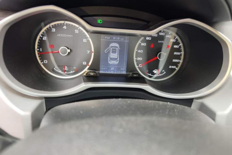 Used Geely Auto Emgrand X7 Sport 2016 1.8TD Automatic ZhiShang Model Odometer Close Up