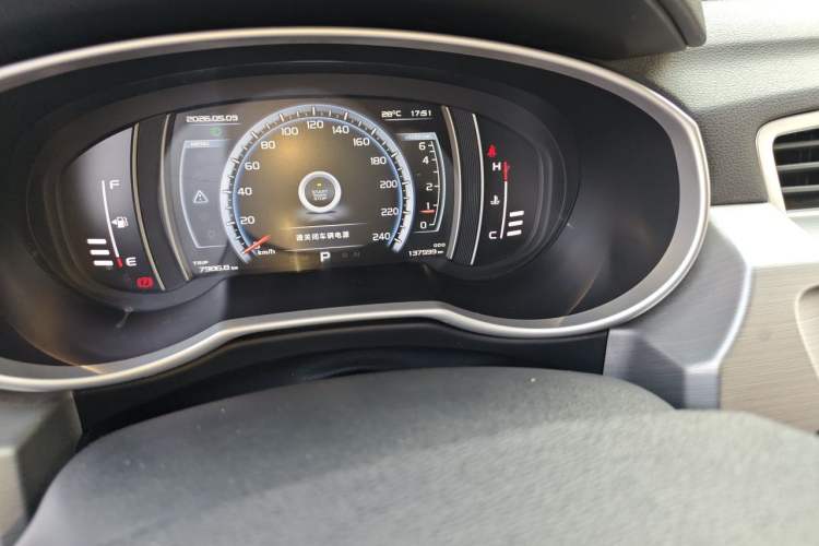 Used Geely Auto Emgrand X7 Sport 2016 1.8TD Automatic ZhiZun Version Odometer Close Up