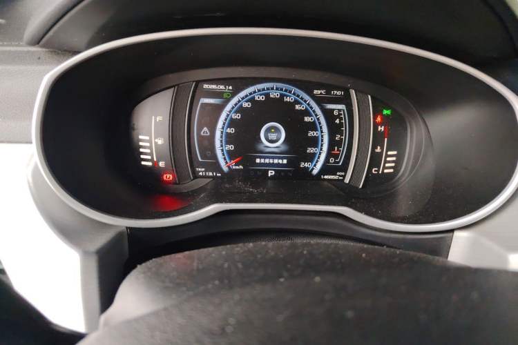 Used Geely Auto Emgrand X7 Sport 2016 1.8TD Automatic ZhiZun Version Odometer Close Up