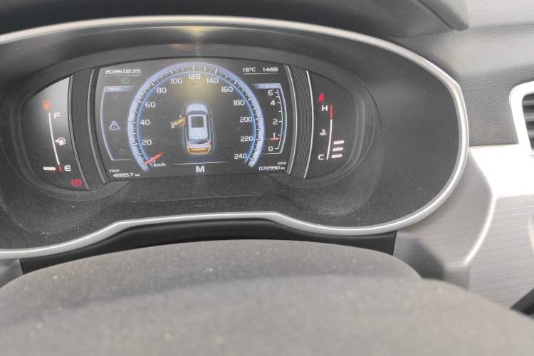 Used Geely Auto Emgrand X7 Sport 2016 2.0L Manual Smart Connect Version Odometer Close Up
