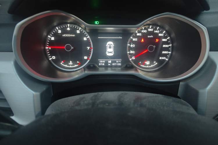 Used Geely Auto Emgrand X7 Sport 2016 2.0L Manual ZhiShang Version Odometer Close Up