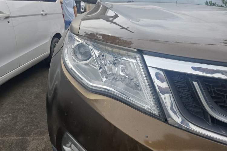 Used Geely Auto Emgrand X7 Sport 2016 2.0L Manual ZhiShang Version Right Front Headlight
