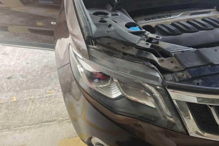 Used Geely Auto Emgrand X7 Sport 2016 1.8TD Automatic Smart Model Right Front Headlight