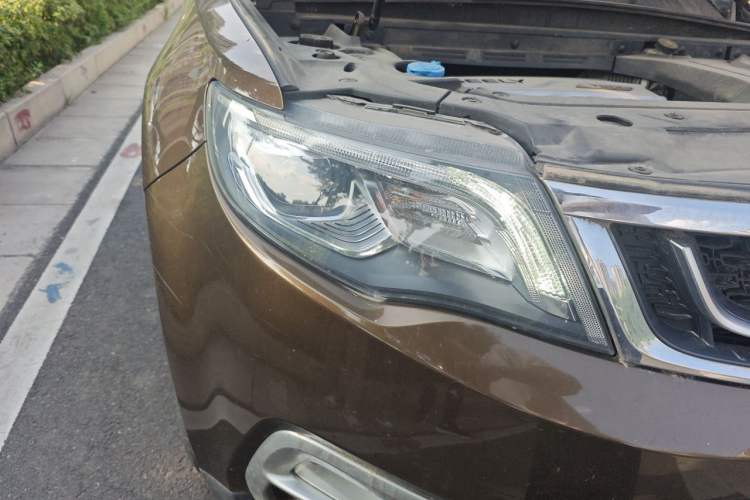 Used Geely Auto Emgrand X7 Sport 2016 1.8TD Automatic ZhiZun Version Right Front Headlight