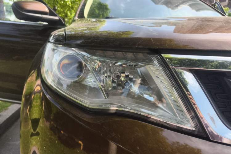Used Geely Auto Emgrand X7 Sport 2016 2.0L Manual ZhiShang Version Right Front Headlight