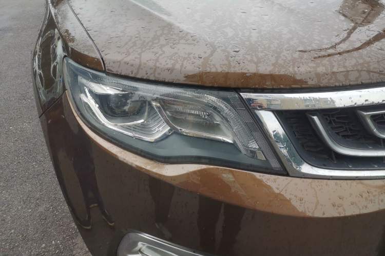 Used Geely Auto Emgrand X7 Sport 2016 1.8TD Automatic ZhiZun Version Right Front Headlight