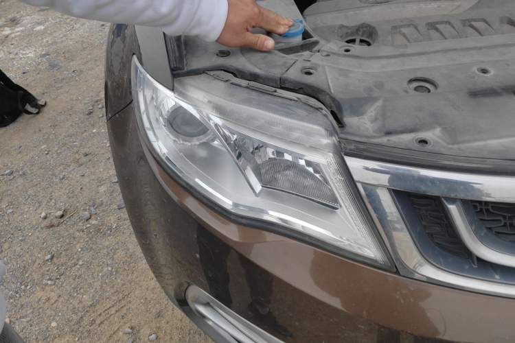 Used Geely Auto Emgrand X7 Sport 2016 2.0L Manual Smart Connect Version Right Front Headlight