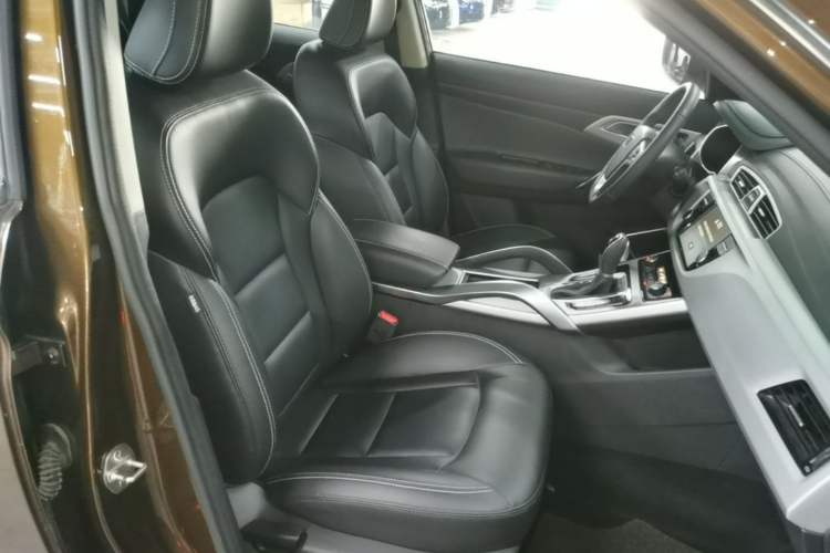 Used Geely Auto Emgrand X7 Sport 2016 1.8TD Automatic Smart Connectivity Version Right Front Seat