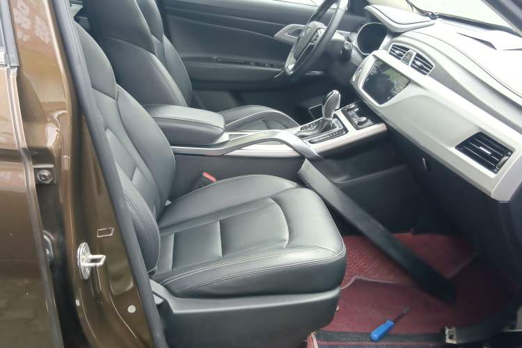 Used Geely Auto Emgrand X7 Sport 2016 1.8TD Automatic Smart Connectivity Version Right Front Seat