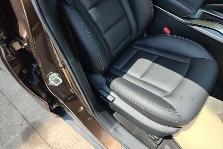 Used Geely Auto Emgrand X7 Sport 2016 1.8TD Automatic Smart Model Right Front Seat