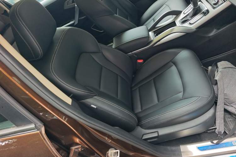 Used Geely Auto Emgrand X7 Sport 2016 1.8TD Automatic Smart Model Right Front Seat