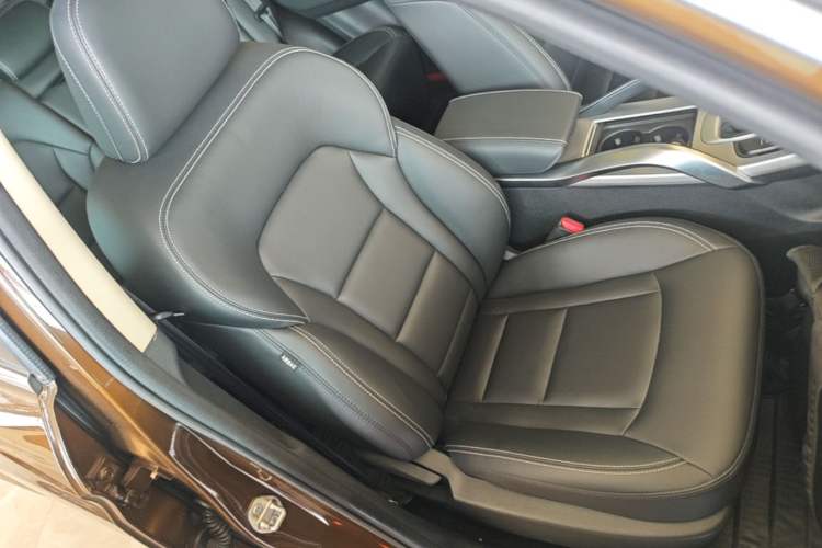 Used Geely Auto Emgrand X7 Sport 2016 2.0L Manual ZhiShang Version Right Front Seat