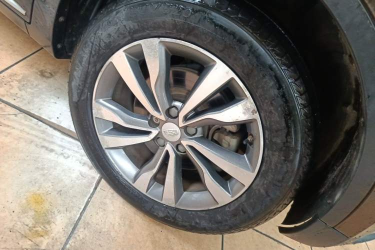 Used Geely Auto Emgrand X7 Sport 2016 1.8TD Automatic Smart Connectivity Version Right Front Wheel Hub