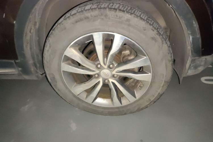 Used Geely Auto Emgrand X7 Sport 2016 1.8TD Automatic ZhiZun Version Right Front Wheel Hub