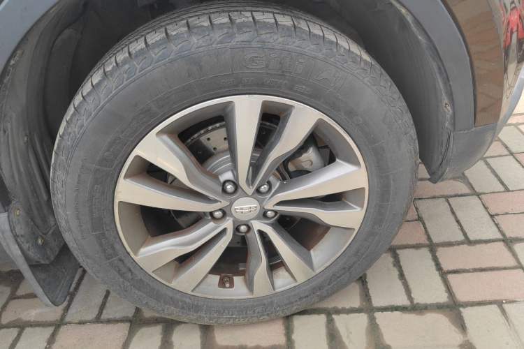 Used Geely Auto Emgrand X7 Sport 2016 1.8TD Automatic Smart Model Right Front Wheel Hub