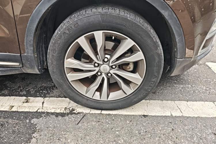Used Geely Auto Emgrand X7 Sport 2016 1.8TD Automatic ZhiZun Version Right Front Wheel Hub