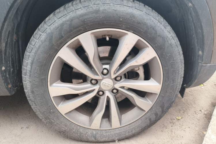 Used Geely Auto Emgrand X7 Sport 2016 1.8TD Automatic ZhiZun Version Right Front Wheel Hub