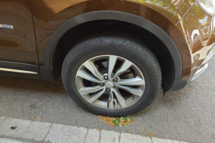Used Geely Auto Emgrand X7 Sport 2016 1.8TD Automatic Smart Model Right Front Wheel Hub