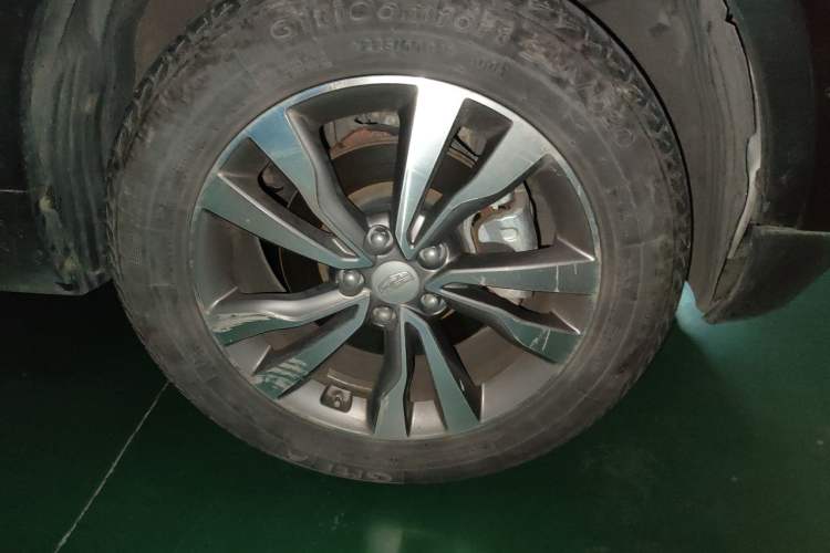 Used Geely Auto Emgrand X7 Sport 2016 2.0L Manual ZhiShang Version Right Front Wheel Hub