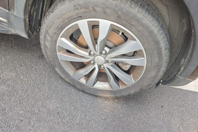 Used Geely Auto Emgrand X7 Sport 2016 1.8TD Automatic ZhiZun Version Right Front Wheel Hub