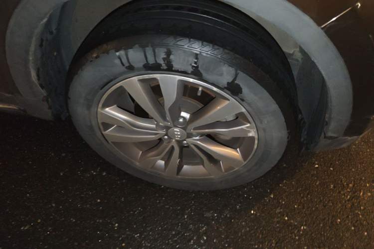 Used Geely Auto Emgrand X7 Sport 2016 1.8TD Automatic ZhiZun Version Right Front Wheel Hub