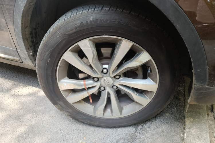 Used Geely Auto Emgrand X7 Sport 2016 1.8TD Automatic ZhiZun Version Right Front Wheel Hub