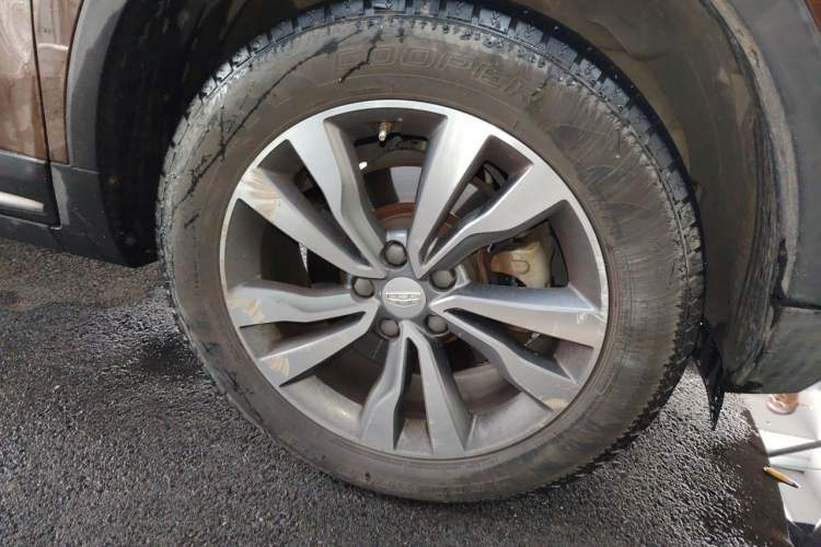 Used Geely Auto Emgrand X7 Sport 2016 1.8TD Automatic ZhiZun Version Right Front Wheel Hub