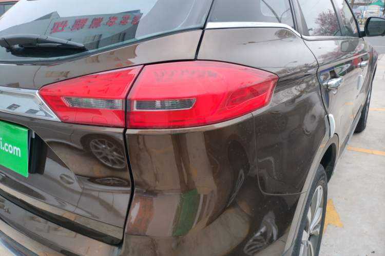 Used Geely Auto Emgrand X7 Sport 2016 1.8TD Automatic All-Wheel-Drive ZhiZun Edition Right Rear Taillight