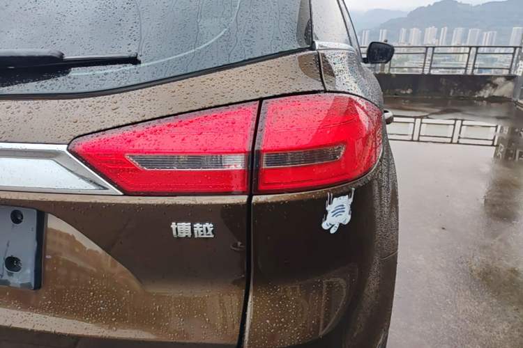 Used Geely Auto Emgrand X7 Sport 2016 1.8TD Automatic Smart Model Right Rear Taillight